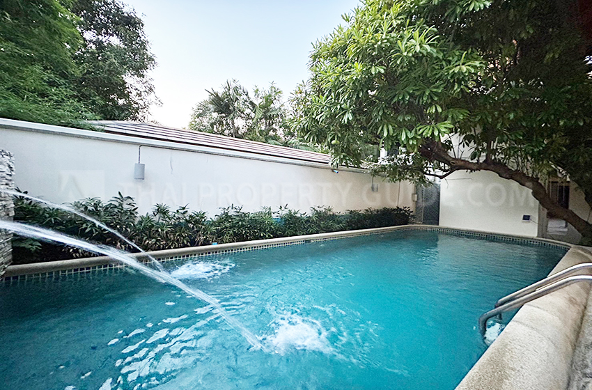 House with Private Pool in Sukhumvit 